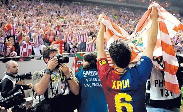 La emotiva despedida del Athletic a Xavi: «Cuelga las 