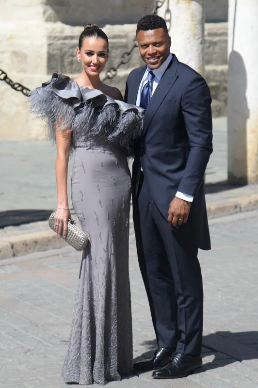 Colores prohibidos, gafas de y mucha pedrería: analizamos los looks de los invitados a la boda de Rubio y Sergio Ramos | El Correo