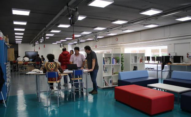 El aula Ethazi permite el trabajo en equipo en distintos espacios. /SANDRA ESPINOSA