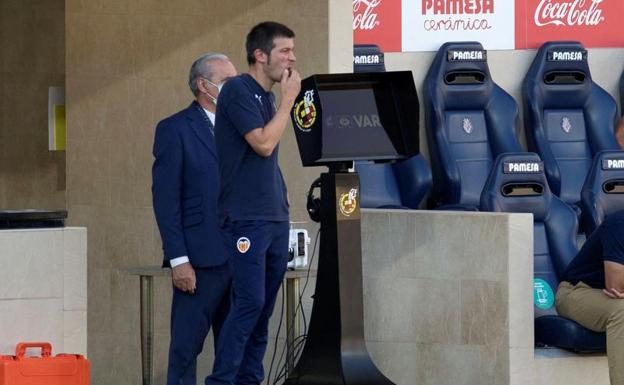 Valencia fired Celades; Voro takes the reins until the end of the season