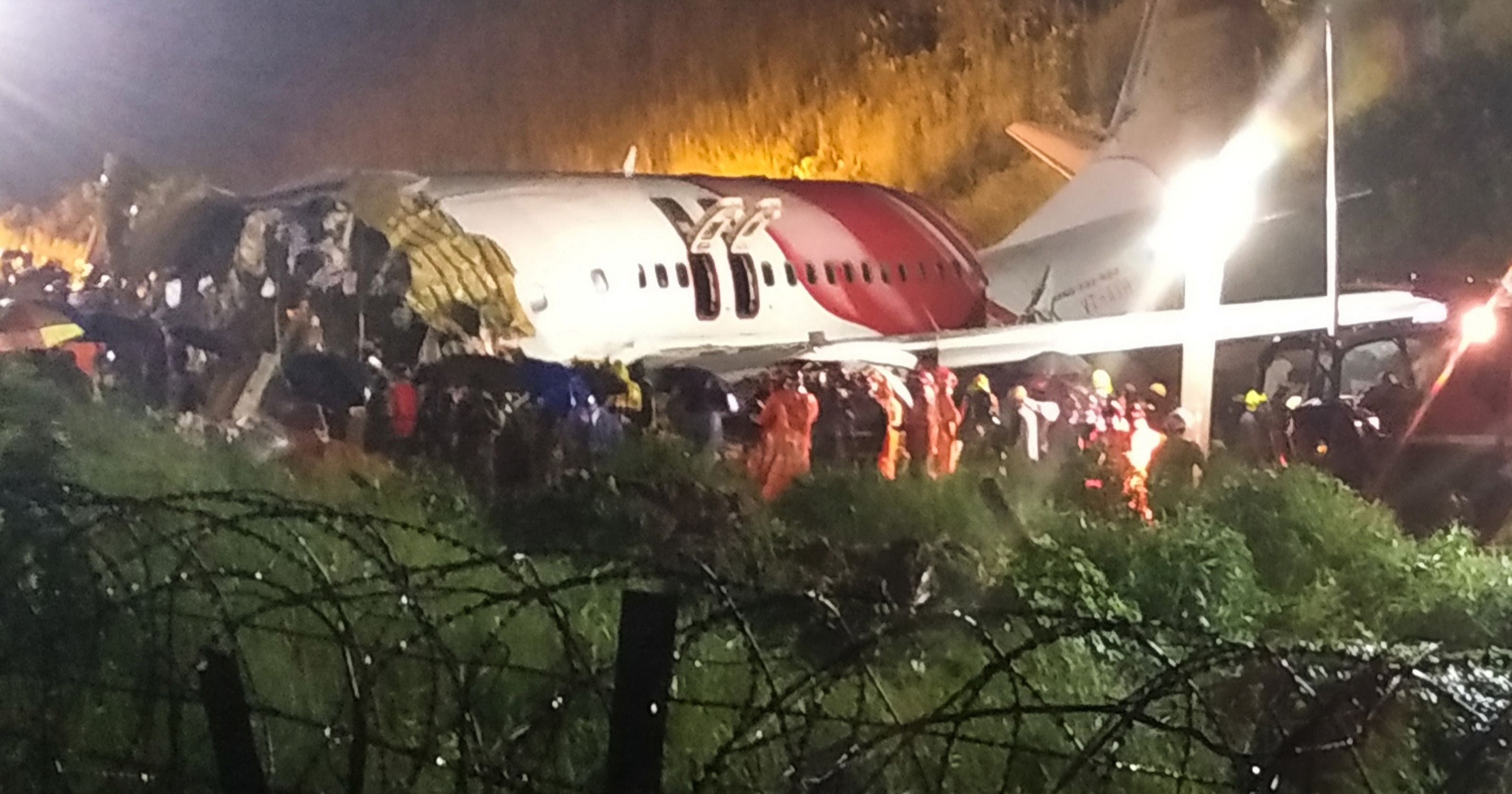 Fotos Las imágenes más espectaculares del accidente del avión en India