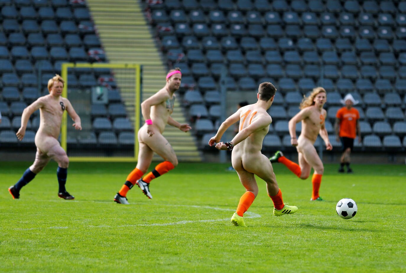 Jugadoras de futbol desnuda