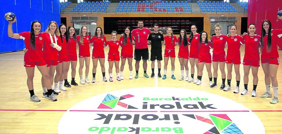 El ZEV Zuazo se prepara para una nueva temporada en la élite del balonmano…