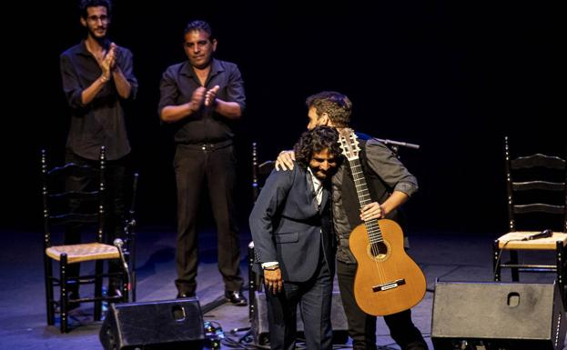 Niño de Elche e Israel Fernández, jondos triunfantes en el Flamenco On Fire - Vimarsana News