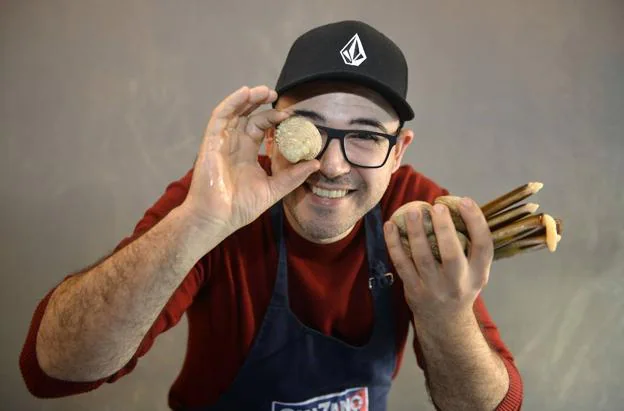 Lázaro Carrasco, el niño que aprendió a ser cocinero con Arguiñano y ahora triunfa en el Ensanche