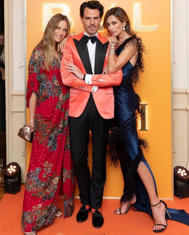 Tiendas de Bilbao (Bizkaia): Tania Llasera y Martina Klein coinciden en  Barcelona con el mismo vestido de una firma bilbaína | El Correo