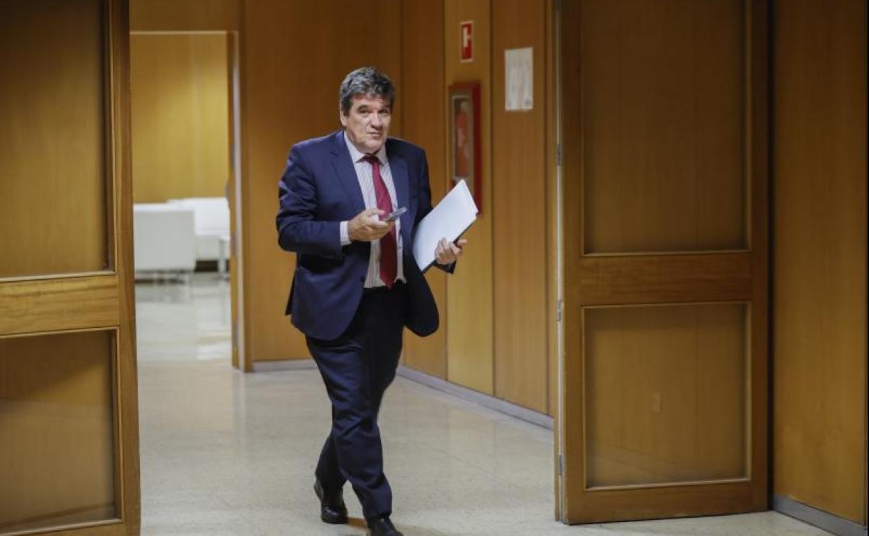 Escrivá vuelve a rebajar las cuotas a los autónomos | El Correo