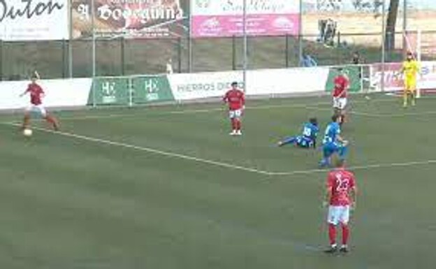 The most surreal penalty: two attackers collide and the referee signals a maximum penalty