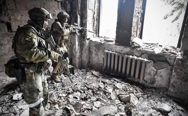 File image of Russian soldiers at the beginning of the invasion of Ukraine