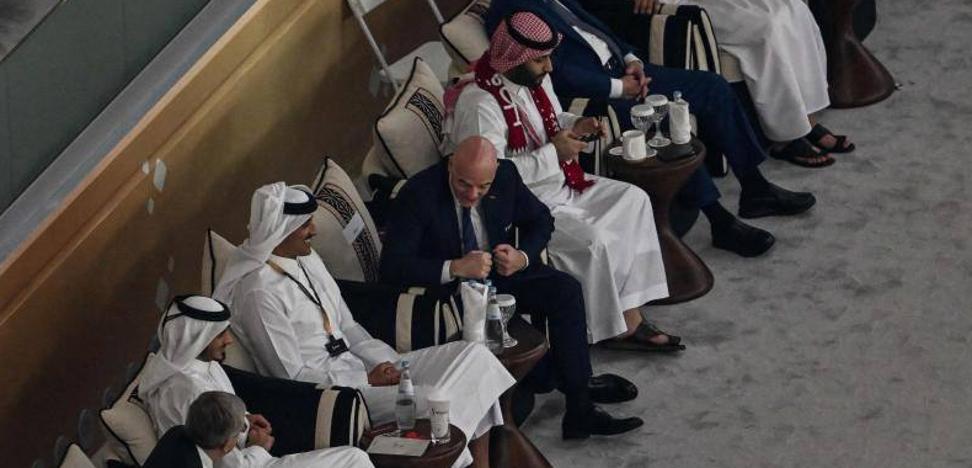 La presencia del príncipe saudí Bin Salman en el palco, una victoria diplomática de Qatar thumbnail