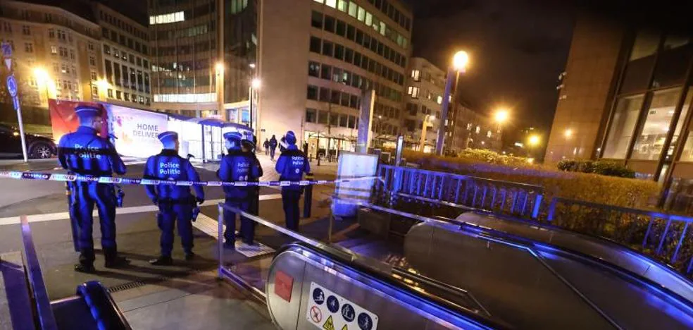 Arrested for stabbing three people and trying to injure several more in the Brussels metro